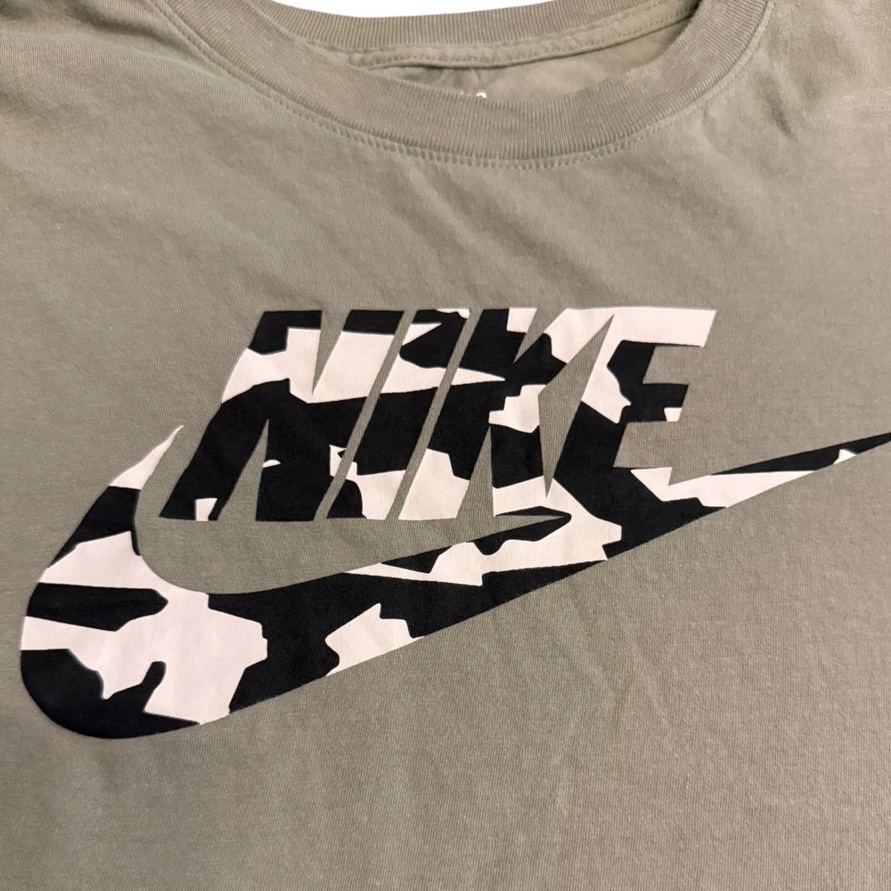Nike Mens XL Cow Print Graphic‎ Logo T-Shirt Olive Green Khaki Sportswear Tee